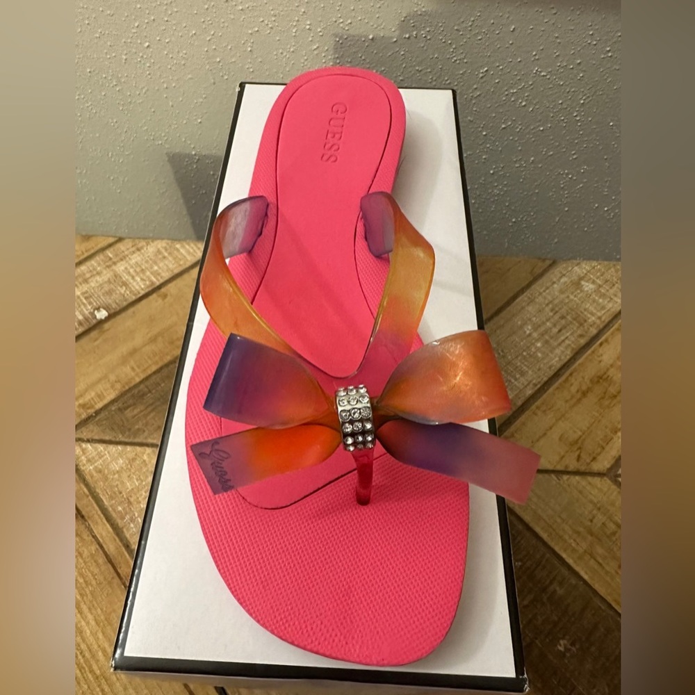 Guess NIB bow sandal sz9
